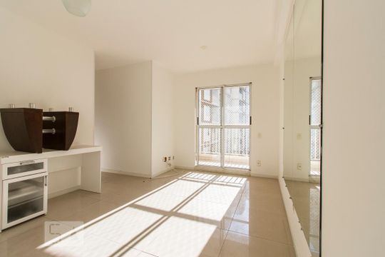 Apartamento para alugar com 3 quartos, 61m² em Jardim Independência, São Paulo