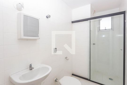 Banheiro de apartamento para alugar com 2 quartos, 50m² em Vila Brasílio Machado, São Paulo