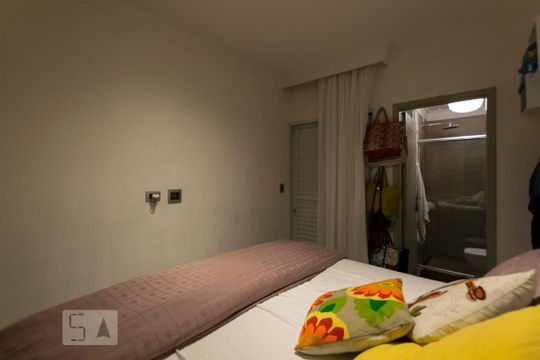 Quarto de serviço de apartamento para alugar com 2 quartos, 132m² em Vila Mariana, São Paulo