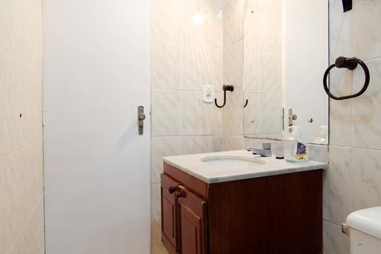 Banheiro de apartamento à venda com 3 quartos, 96m² em Vila Costa E Silva, Campinas