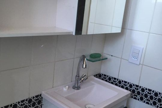 Banheiro de apartamento à venda com 2 quartos, 55m² em Vila Ipê, Campinas