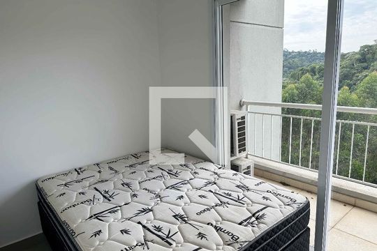 Quarto de apartamento à venda com 1 quarto, 60m² em Residencial Tres (tambore), Santana de Parnaíba