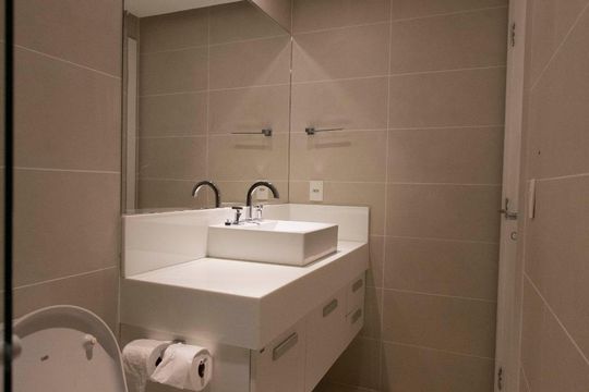 Banheiro da Suíte de apartamento à venda com 3 quartos, 231m² em Lagoa, Rio de Janeiro