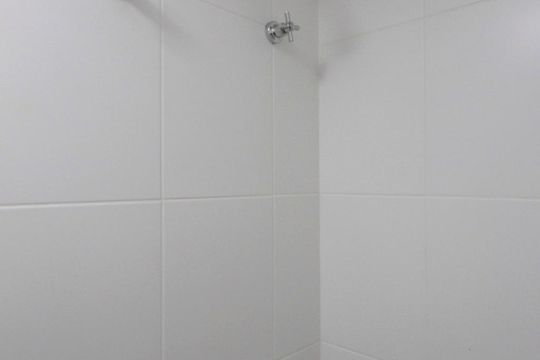 Banheiro de kitnet/studio à venda com 1 quarto, 41m² em República, São Paulo
