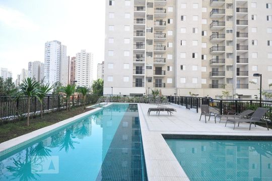 Piscina de apartamento à venda com 2 quartos, 64m² em Vila Praia, São Paulo