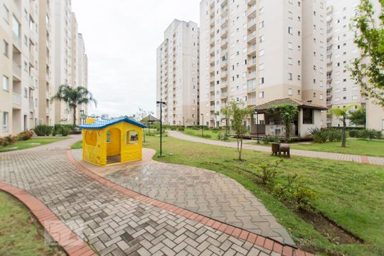 Área comum de apartamento para alugar com 2 quartos, 58m² em Jardim Tupanci, Barueri