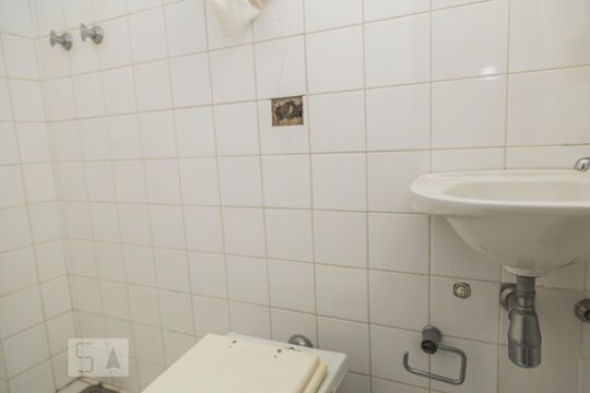 Banheiro de serviço de apartamento à venda com 5 quartos, 600m² em Recreio dos Bandeirantes, Rio de Janeiro