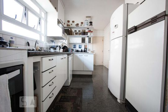 cozinha de apartamento à venda com 4 quartos, 240m² em Vila Suzana, São Paulo