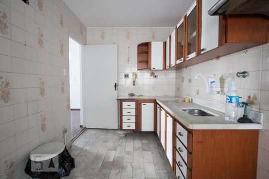 cozinha de apartamento para alugar com 3 quartos, 72m² em Jardim Londrina, São Paulo