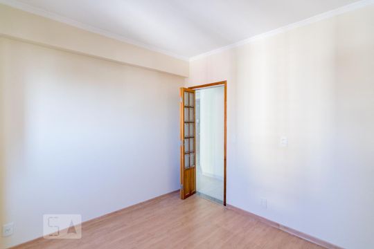 Quarto 2 de apartamento para alugar com 2 quartos, 88m² em Vila Gilda, Santo André