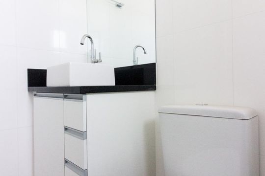 Banheiro de apartamento para alugar com 1 quarto, 35m² em Vila Diva (zona Norte), São Paulo