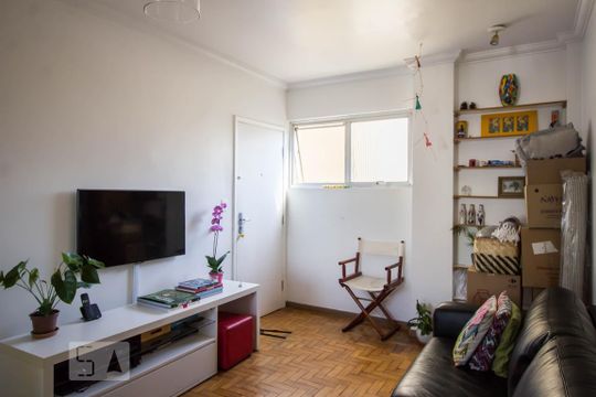 Sala  de apartamento para alugar com 2 quartos, 73m² em Pinheiros, São Paulo