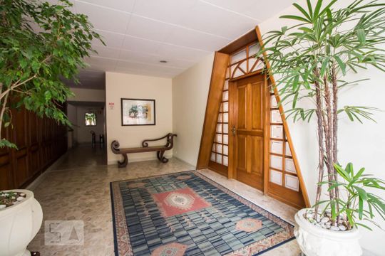 Hall de entrada de apartamento para alugar com 2 quartos, 73m² em Pinheiros, São Paulo