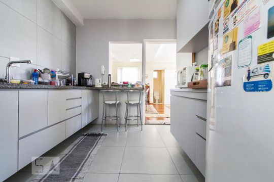 Cozinha  de apartamento para alugar com 3 quartos, 153m² em Vila Invernada, São Paulo