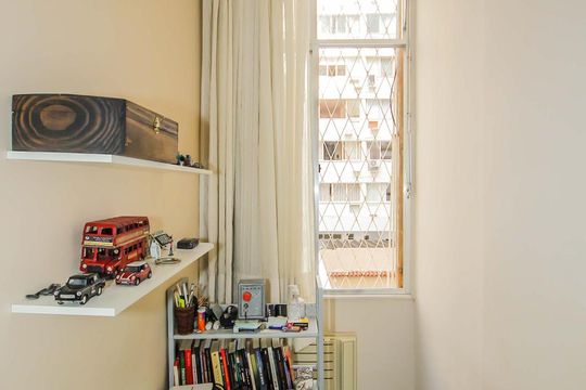 Quarto 2 de apartamento à venda com 2 quartos, 70m² em Copacabana, Rio de Janeiro