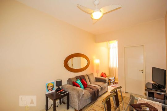 Apartamento à venda com 2 quartos, 70m² em Copacabana, Rio de Janeiro