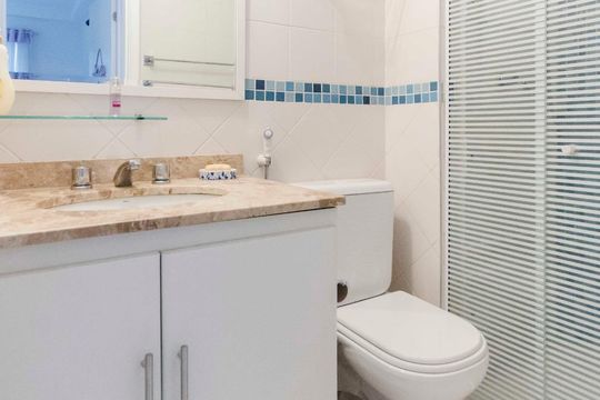 Banheiro de apartamento à venda com 3 quartos, 110m² em Santa Teresinha, São Paulo