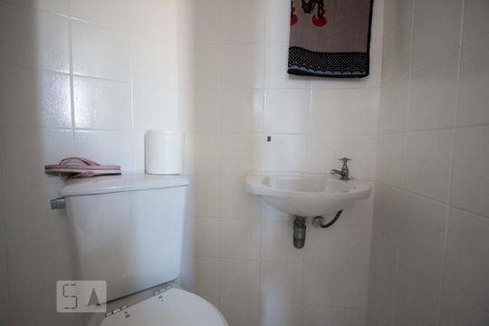 Banheiro de Serviço de apartamento à venda com 3 quartos, 145m² em Jardim Colombo, São Paulo