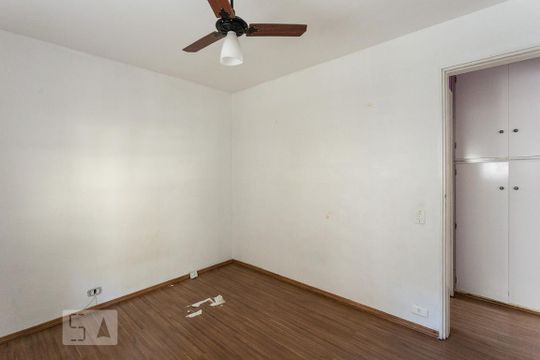 Quarto de apartamento para alugar com 1 quarto, 61m² em Moema, São Paulo