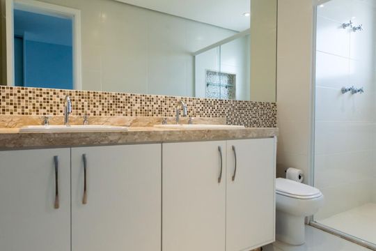 Banheiro da suíte 2 de apartamento para alugar com 4 quartos, 177m² em Alphaville Empresarial, Barueri