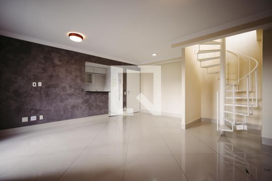 Apartamento para alugar com 2 quartos, 140m² em Vila Gumercindo, São Paulo