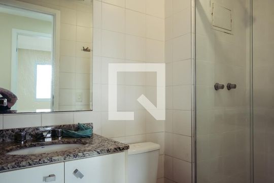 Banheiro de apartamento para alugar com 2 quartos, 140m² em Vila Gumercindo, São Paulo