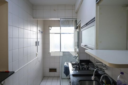 Cozinha e Área de Serviço de apartamento para alugar com 2 quartos, 140m² em Vila Gumercindo, São Paulo