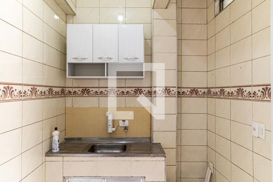 Cozinha de apartamento para alugar com 1 quarto, 45m² em Centro, São Paulo