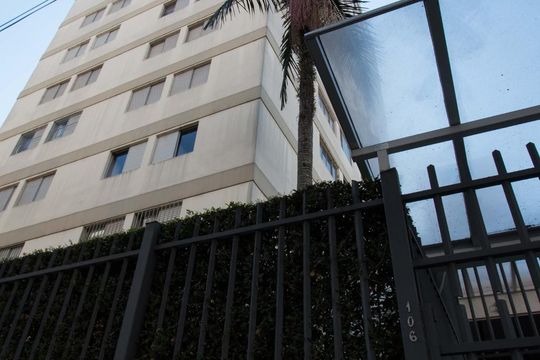 Fachada de apartamento à venda com 2 quartos, 70m² em Real Parque, São Paulo