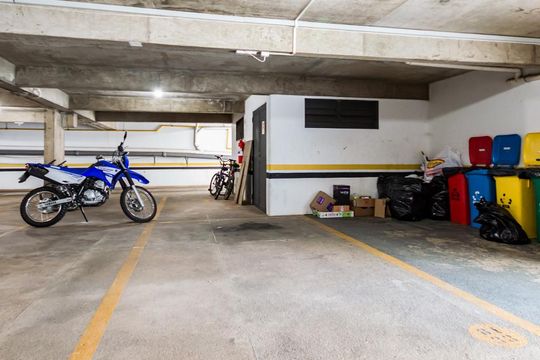 Garagem de apartamento à venda com 2 quartos, 75m² em Cambuí, Campinas