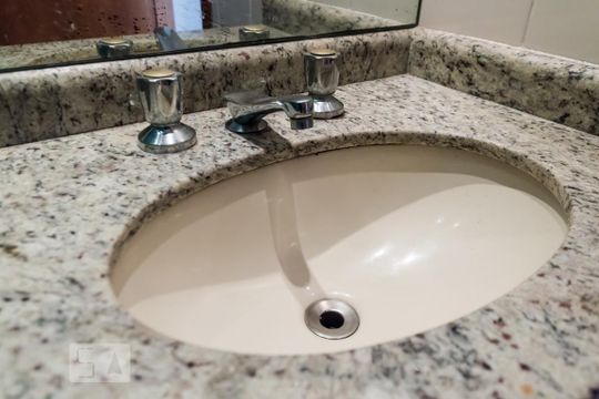Banheiro de apartamento para alugar com 3 quartos, 70m² em Jaguaré, São Paulo