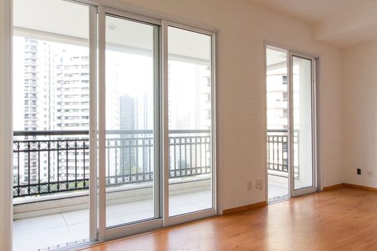 Portas da Varanda de kitnet/studio para alugar com 1 quarto, 45m² em Vila Regente Feijó, São Paulo