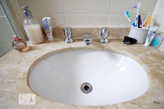 Pia da suíte de apartamento para alugar com 2 quartos, 128m² em Vila Gomes, São Paulo