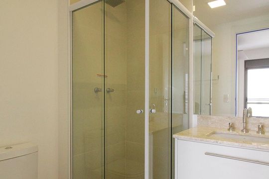 Banheiro da Suíte de apartamento à venda com 2 quartos, 68m² em Vila Ipojuca, São Paulo