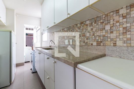 Cozinha de apartamento para alugar com 2 quartos, 72m² em Vila Nova Conceição, São Paulo