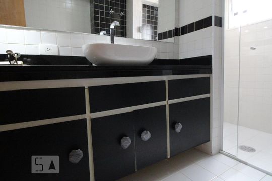 Banheiro comum de apartamento à venda com 3 quartos, 98m² em Brooklin Paulista, São Paulo