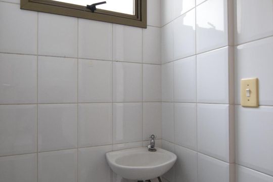 Banheiro de Serviço de apartamento para alugar com 3 quartos, 102m² em Santa Paula, São Caetano do Sul