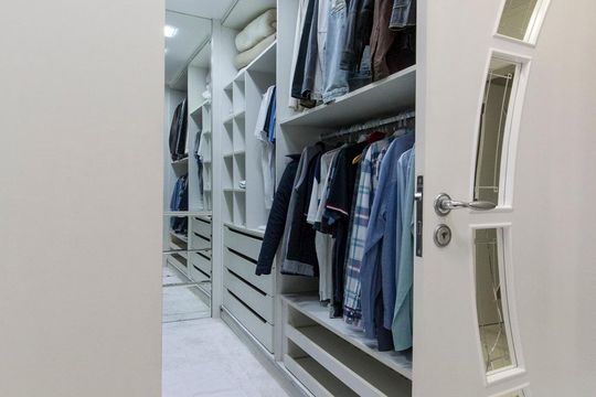 Closet Quarto Suíte Master 4  de apartamento à venda com 4 quartos, 380m² em Jardim Avelino, São Paulo