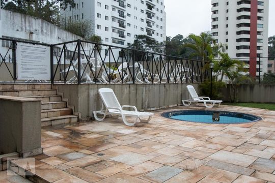 Piscina pequena de apartamento à venda com 2 quartos, 57m² em Vila Andrade, São Paulo