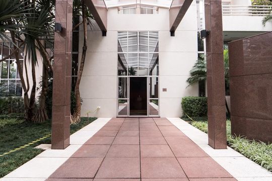Fachada de apartamento para alugar com 2 quartos, 73m² em Indianópolis, São Paulo
