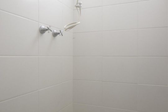 Banheiro de apartamento à venda com 2 quartos, 71m² em Jardim Sílvia, Santo André
