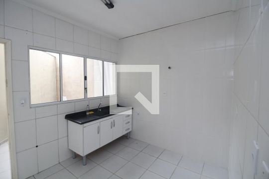 Cozinha de casa de condomínio para alugar com 3 quartos, 125m² em Vila Carrão, São Paulo