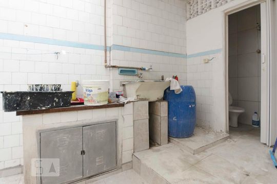 Lavanderia de casa à venda com 3 quartos, 114m² em Vila Paiva, São Paulo