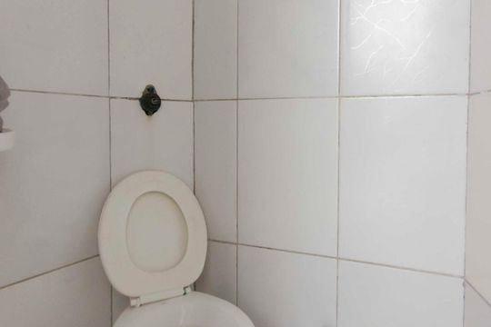 Banheiro de serviço de casa à venda com 3 quartos, 114m² em Vila Paiva, São Paulo