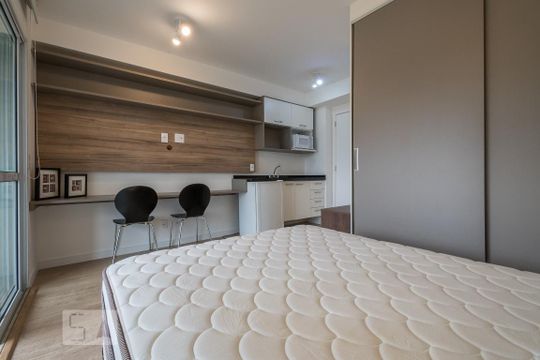 Quarto de kitnet/studio para alugar com 1 quarto, 27m² em Campo Belo, São Paulo