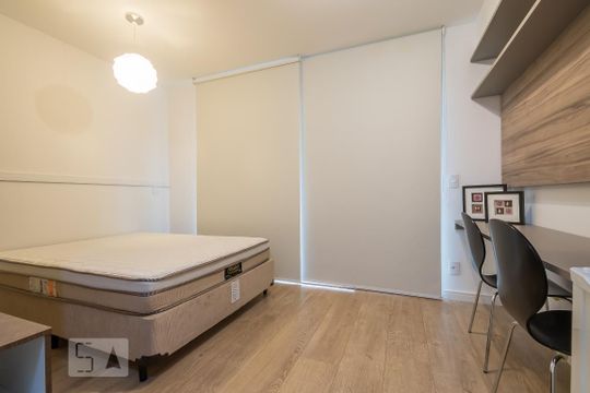 Quarto de kitnet/studio para alugar com 1 quarto, 27m² em Campo Belo, São Paulo