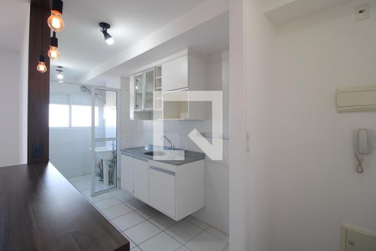 Cozinha de apartamento para alugar com 2 quartos, 64m² em Jardim Prudência, São Paulo