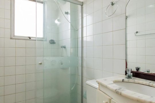Banheiro de apartamento à venda com 2 quartos, 44m² em São Bernardo, Campinas