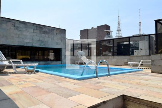 Piscina de apartamento para alugar com 1 quarto, 45m² em Jardim Paulista, São Paulo