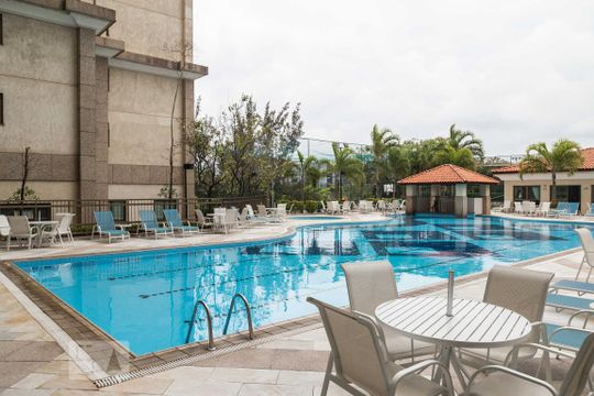 Piscina de apartamento para alugar com 4 quartos, 128m² em Barra da Tijuca, Rio de Janeiro